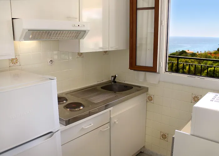 Aparthotel Creste E Mare 3*